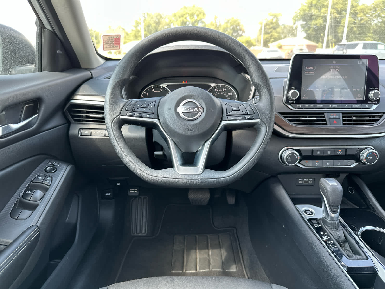 2024 Nissan Altima 2.5 SV photo 12