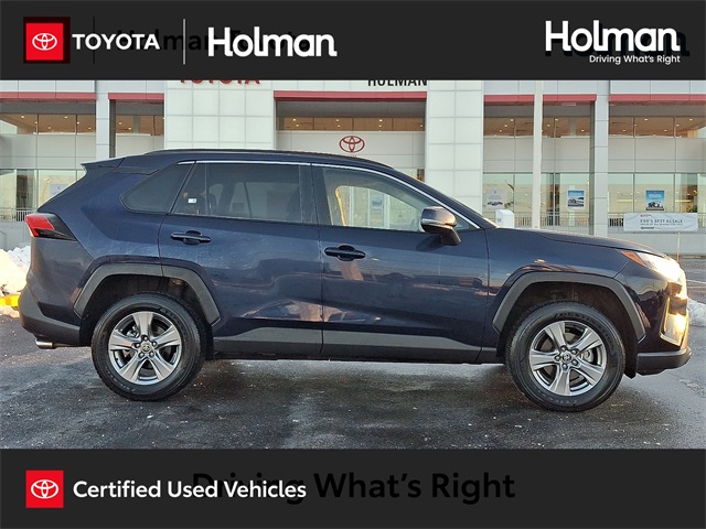 2025 Toyota RAV4 XLE's photo