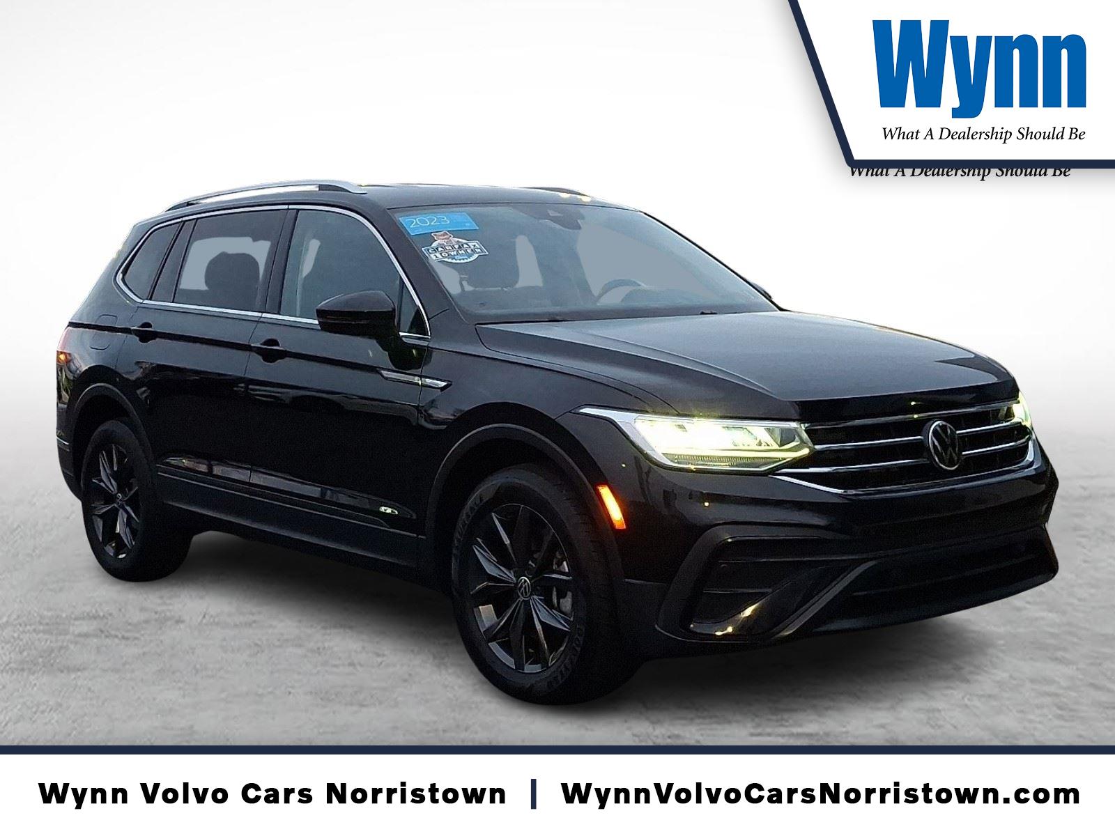 2023 Volkswagen Tiguan SE's photo