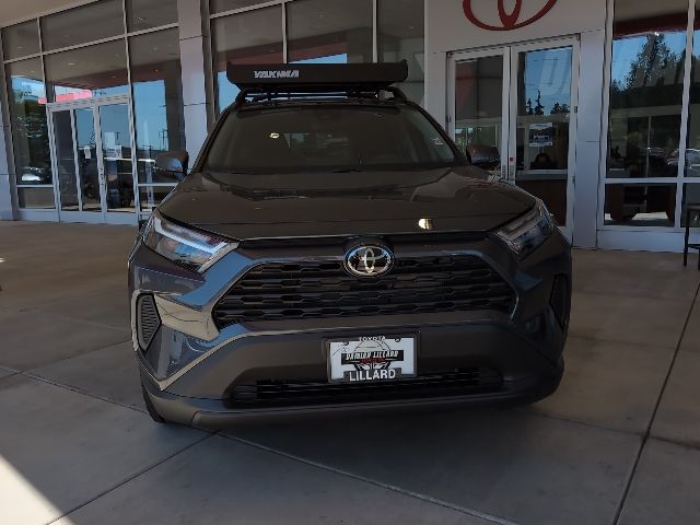 2025 Toyota RAV4 XLE photo 2