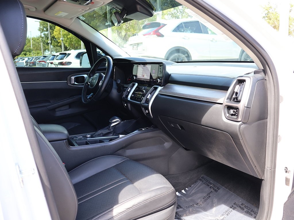 2022 Kia Sorento EX photo 23
