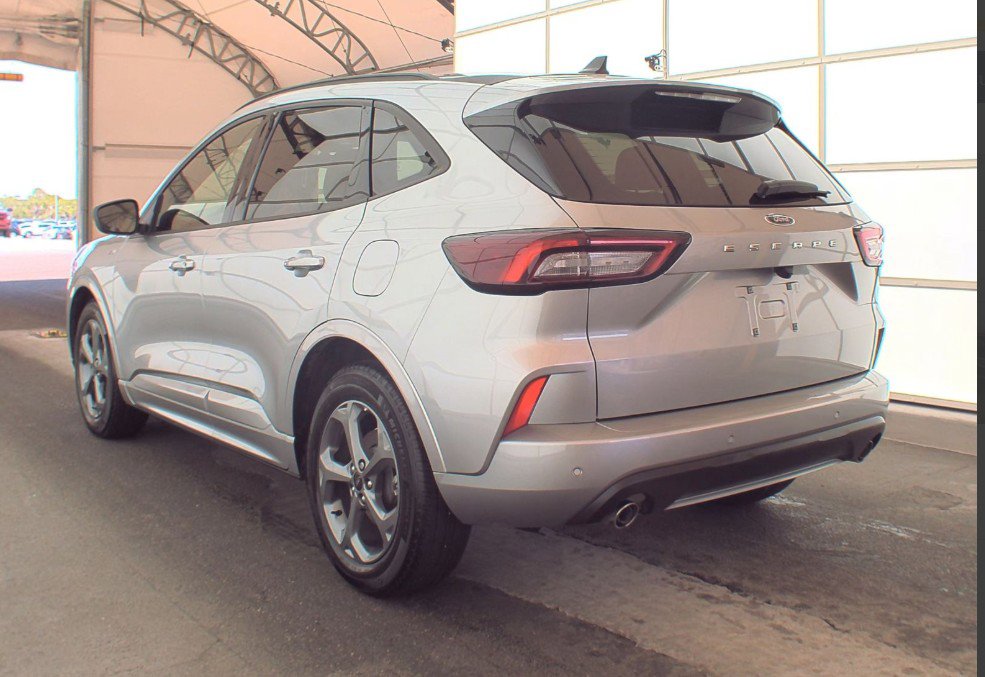 2024 Ford Escape ST-Line photo 4