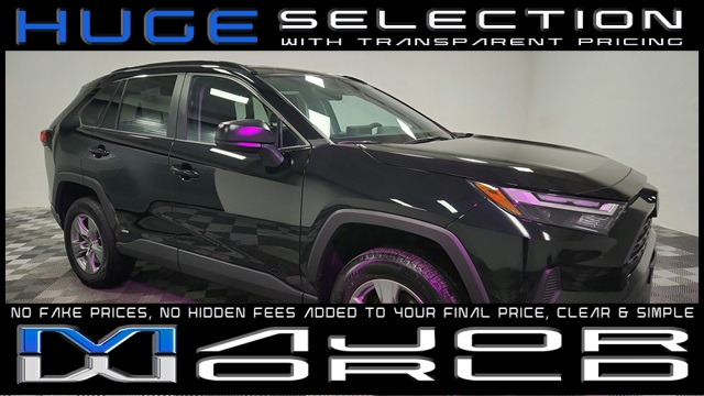 2024 Toyota RAV4 LE's photo