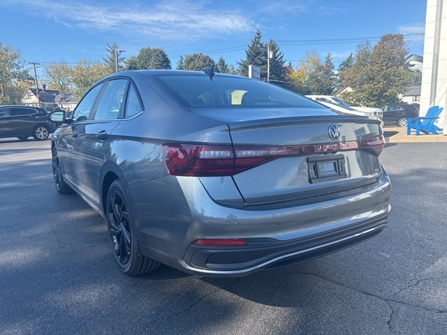 2025 Volkswagen Jetta 1.5T SE photo 2