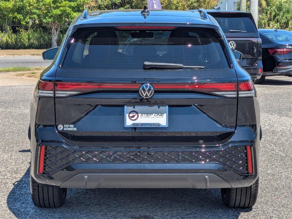 2025 Volkswagen Tiguan SE R-Line Black photo 2