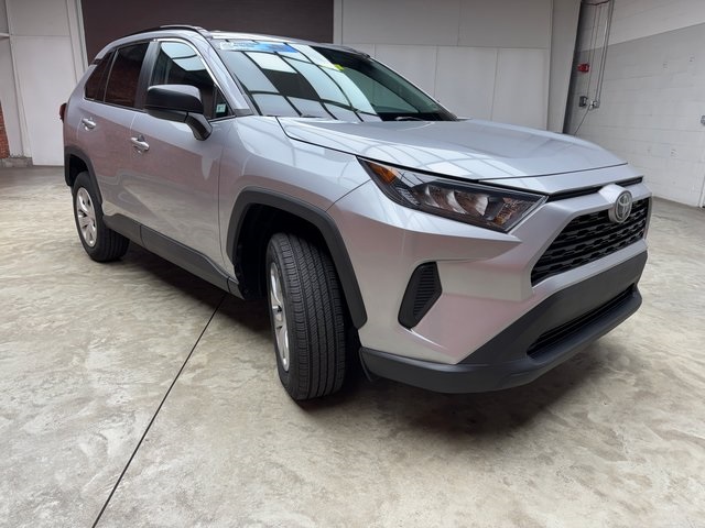 2021 Toyota RAV4 LE photo 7