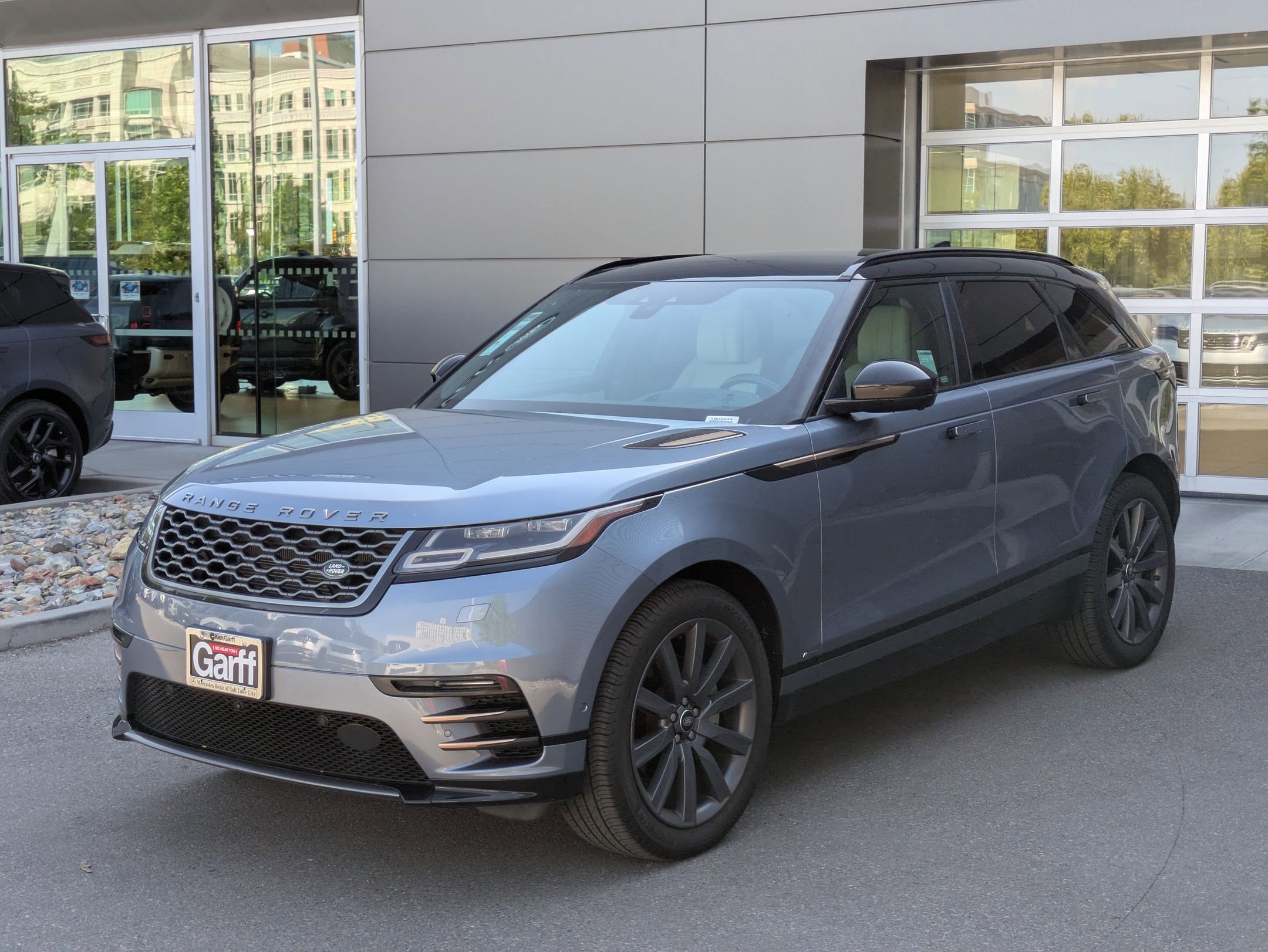 2020 Land Rover Range Rover Velar R-Dynamic HSE photo 8