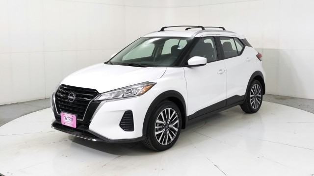 Used 2024 WHITE Nissan SV image 1