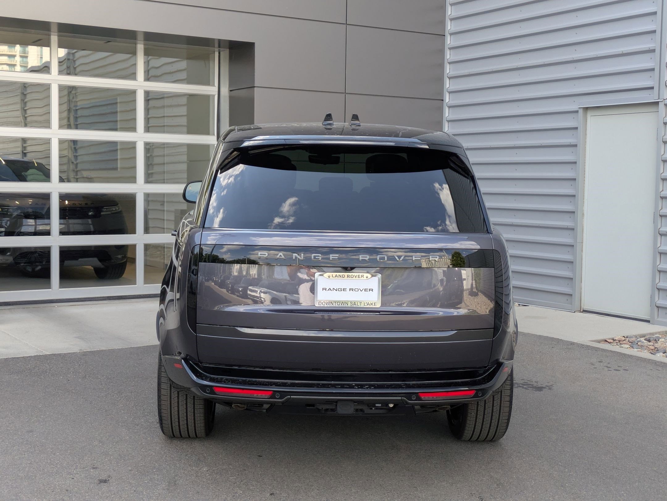 2025 Land Rover Range Rover Autobiography photo 4