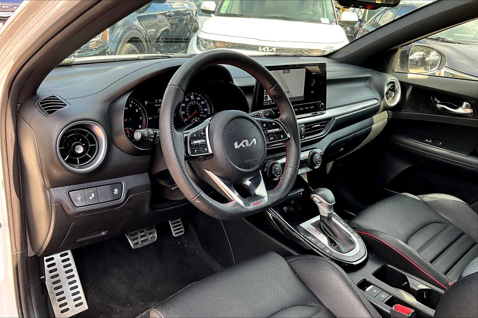 2023 Kia Forte GT photo 16