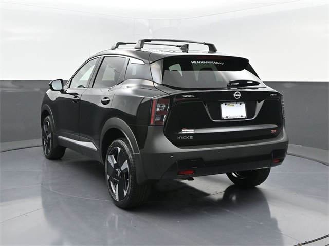 2025 Nissan Kicks SR photo 3