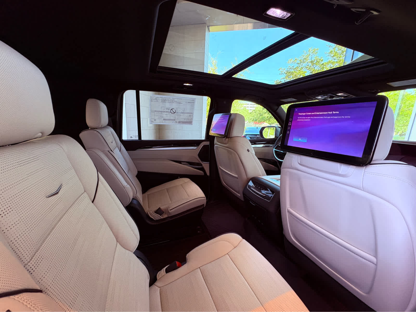 2025 Cadillac Escalade ESV Sport photo 23