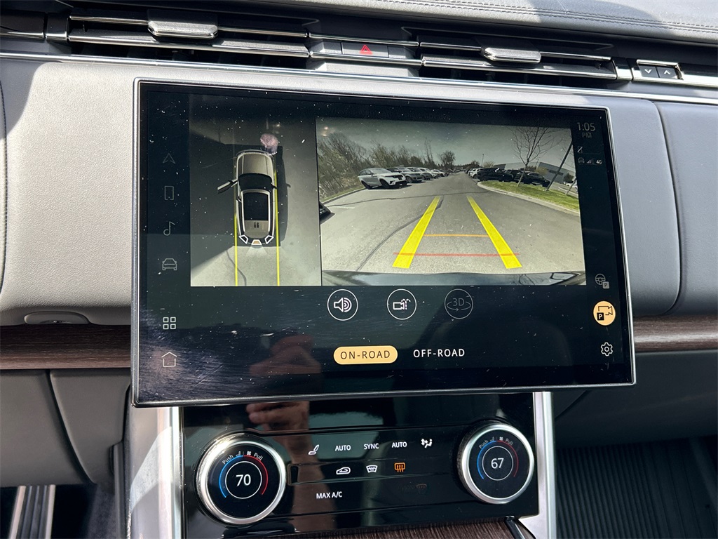 2023 Land Rover Range Rover SE photo 15