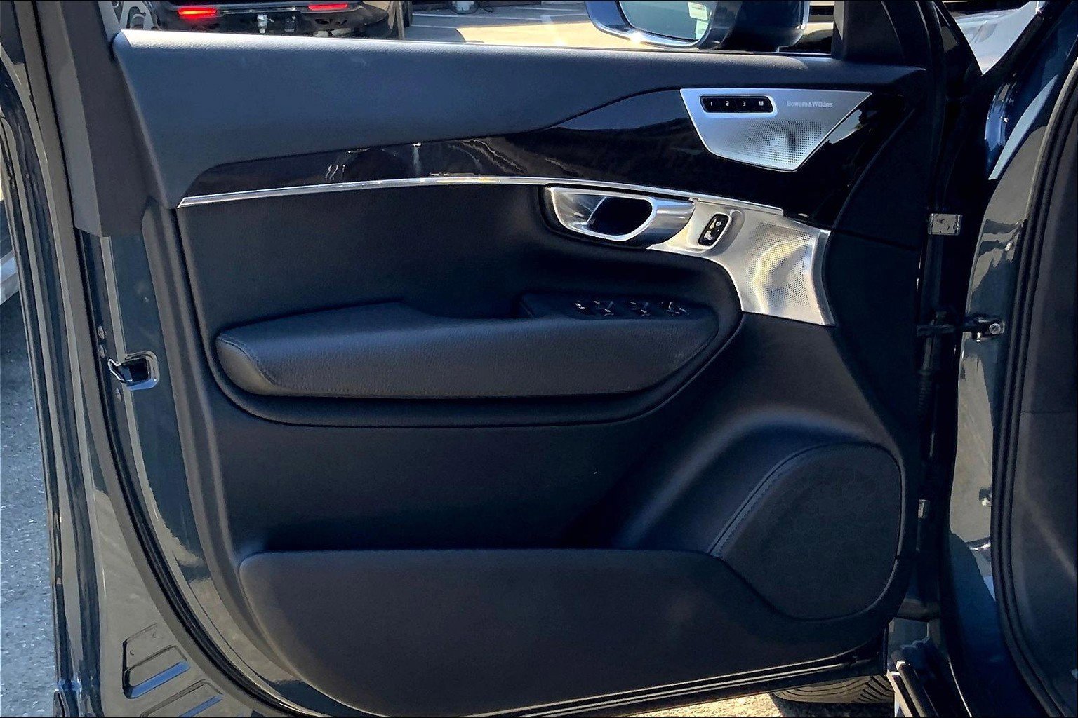 2018 Volvo XC90 Momentum photo 18