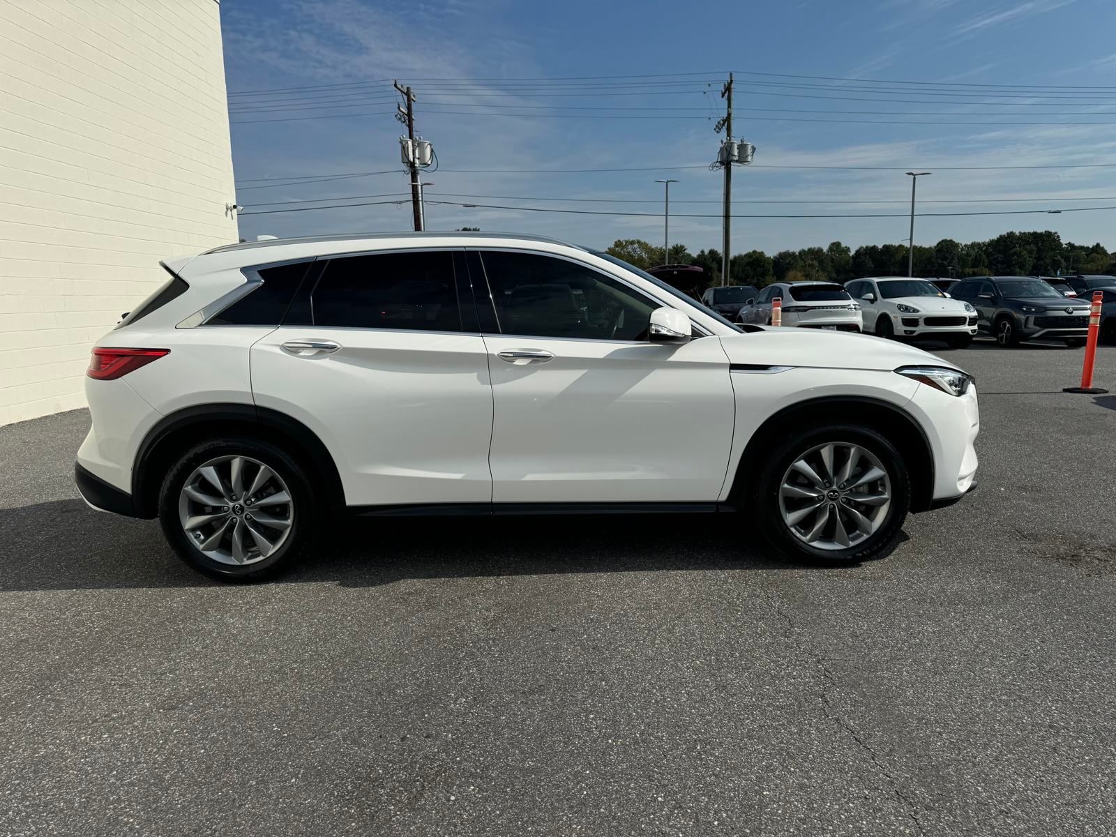 2019 Infiniti QX50 Luxe photo 22