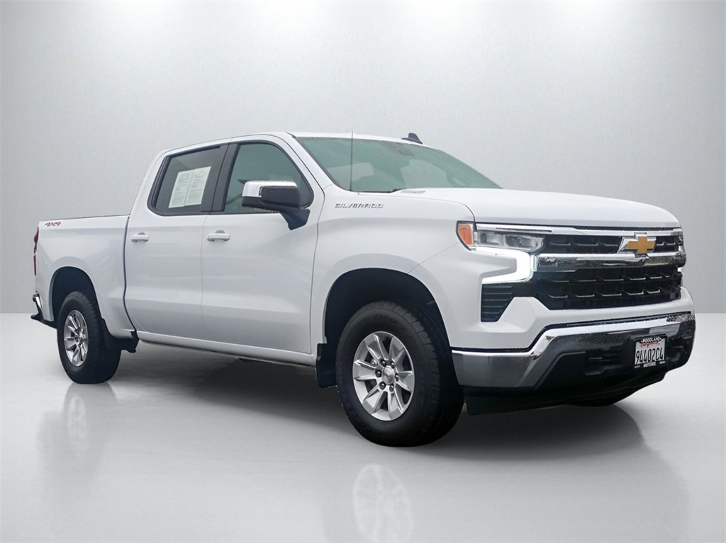 2025 Chevrolet Silverado 1500 LT photo 2