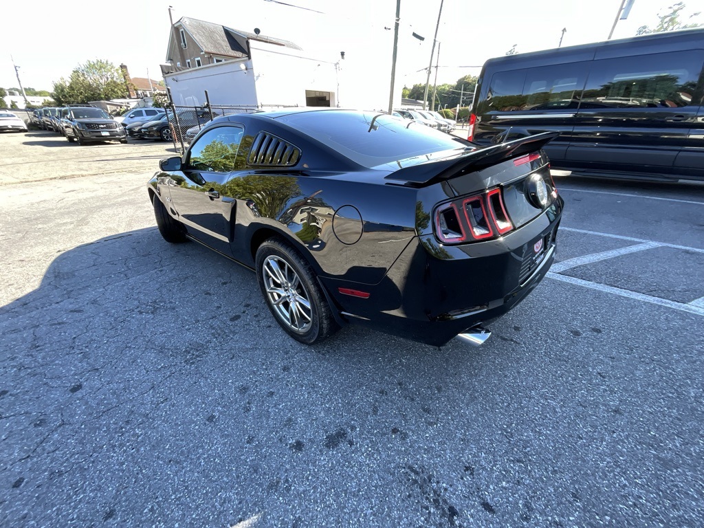 2013 Ford Mustang GT Premium photo 2