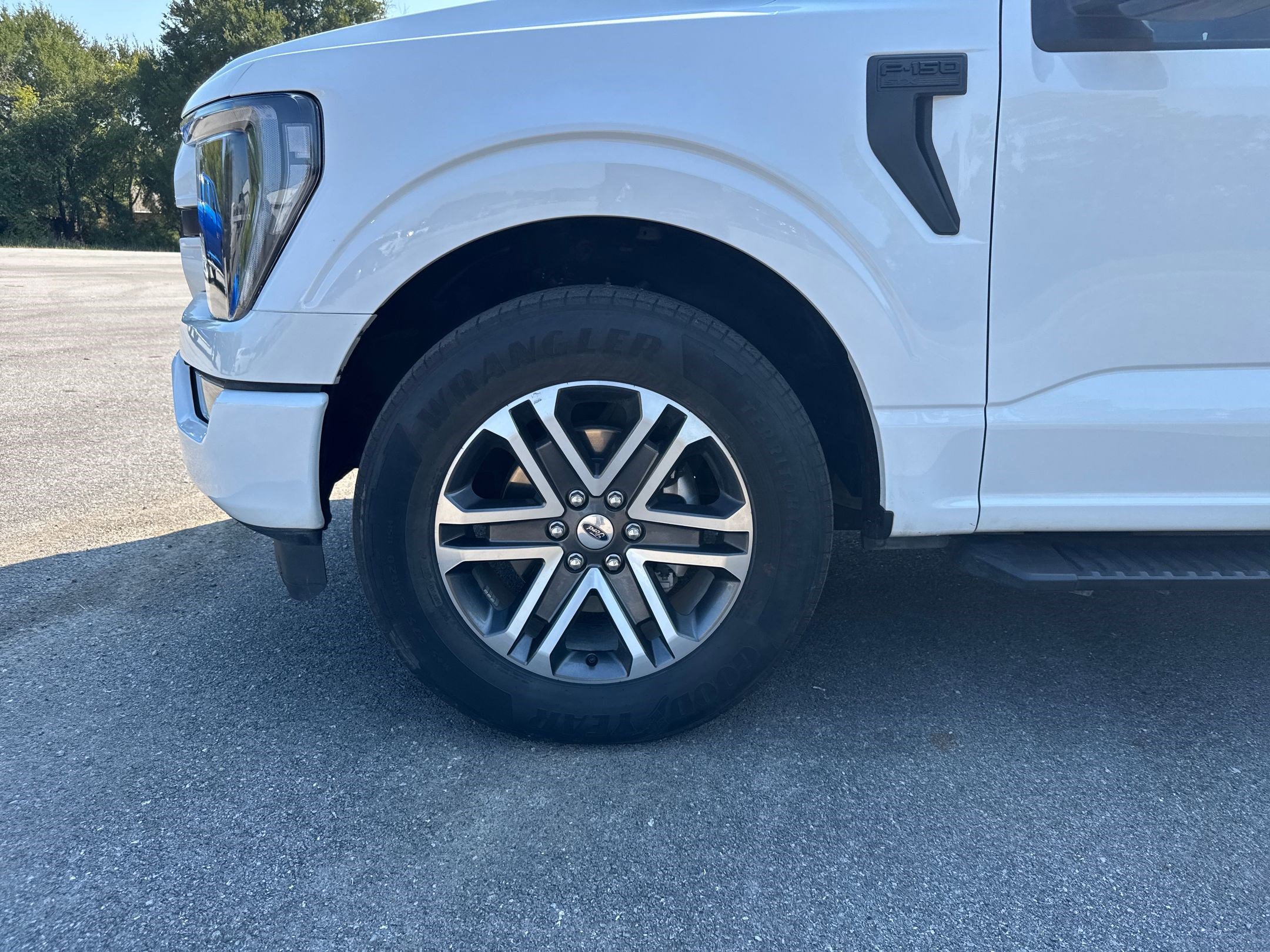 2023 Ford F-150 XL photo 11