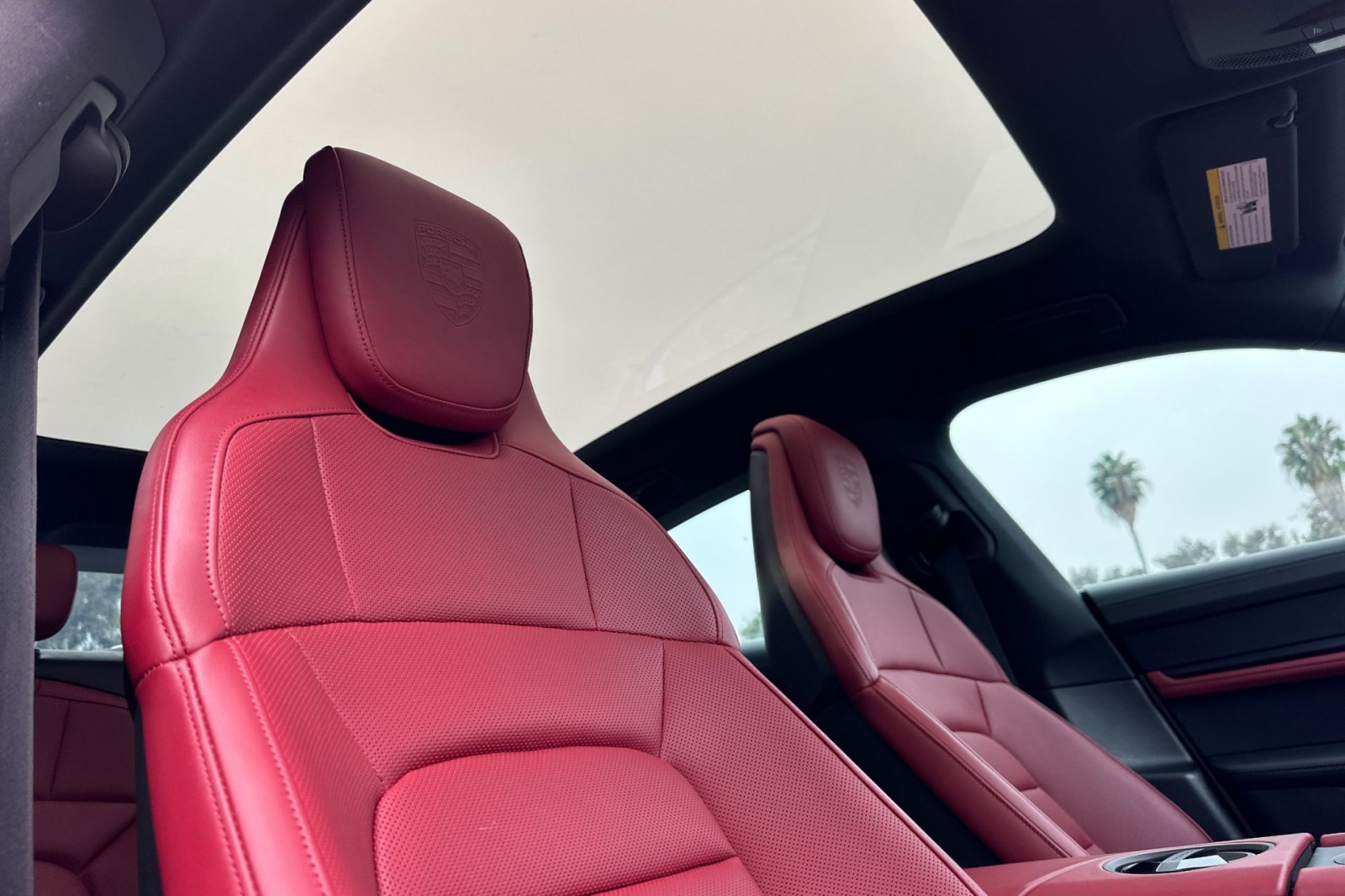 2023 Porsche Taycan photo 20