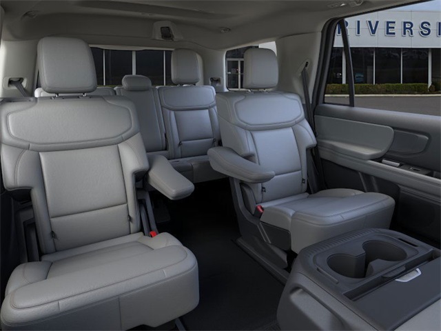 2025 Ford Expedition photo 11