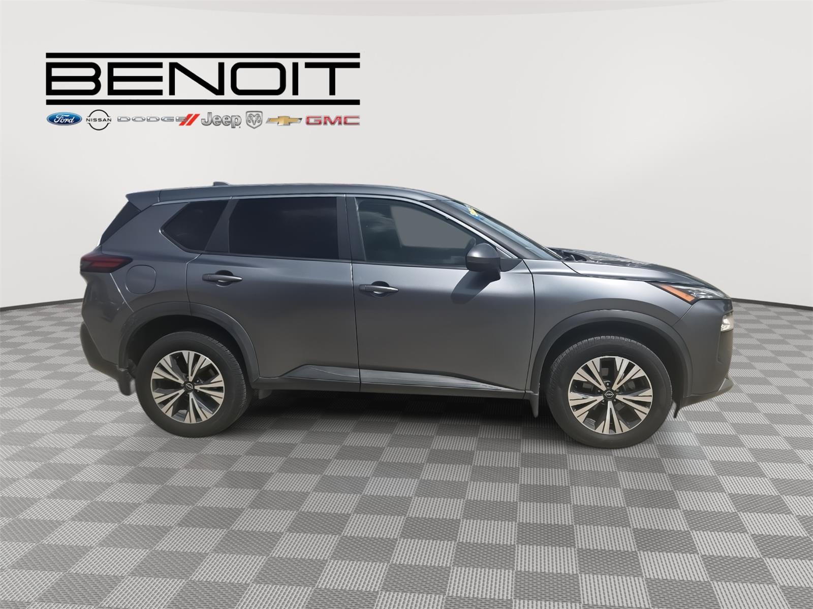 2023 Nissan Rogue SV photo 4
