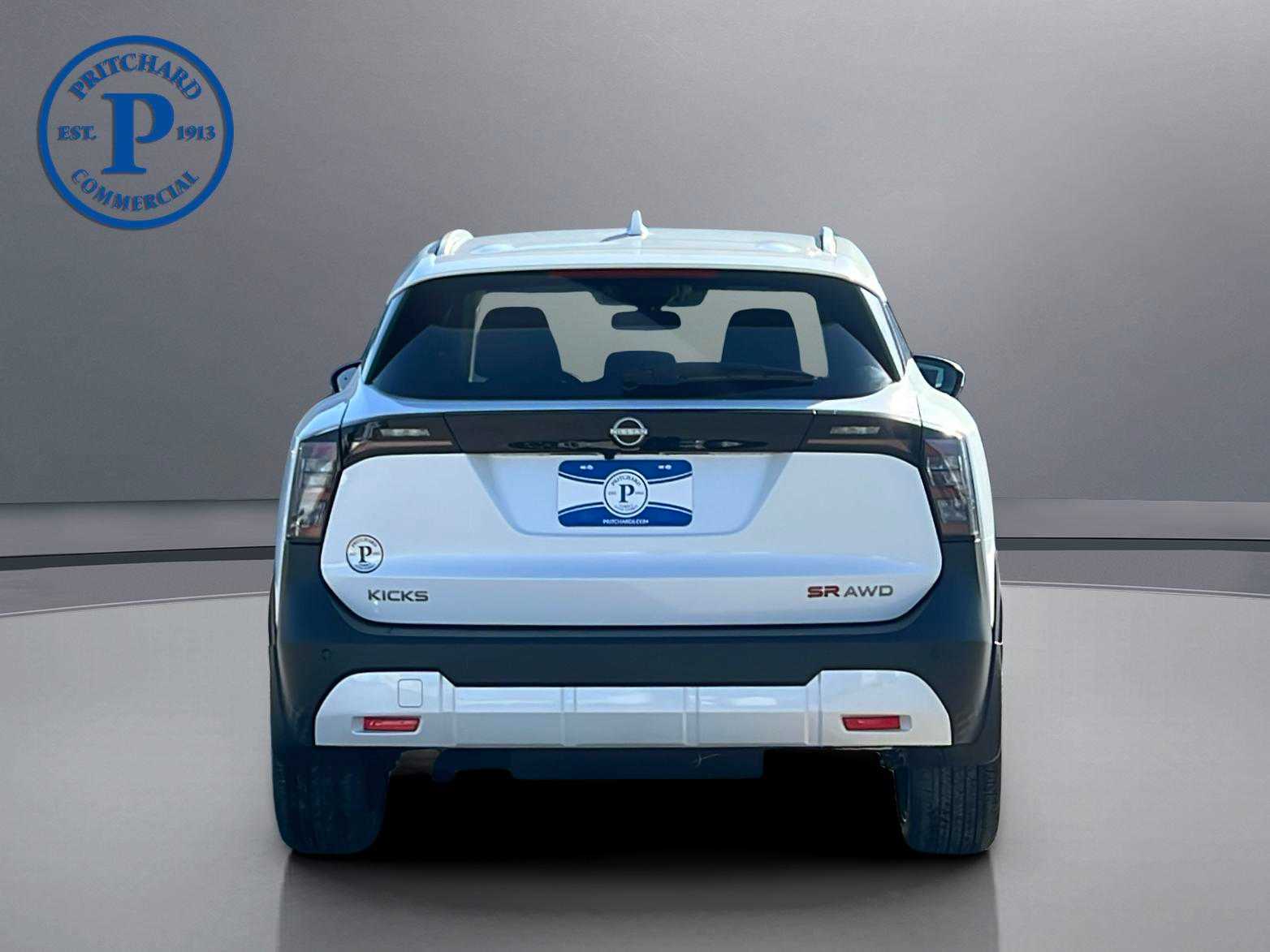 2025 Nissan Kicks SR photo 4