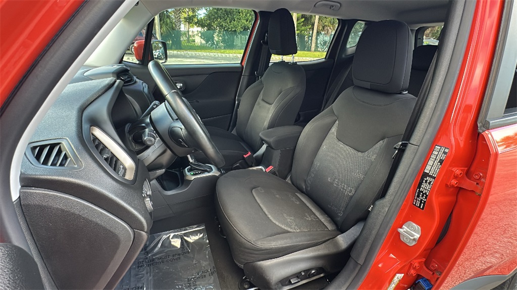 2017 Jeep Renegade Latitude North Edition photo 28