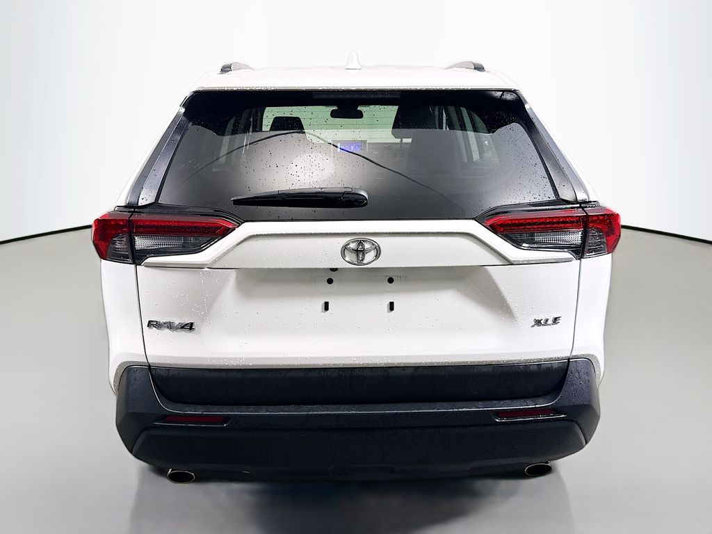 2023 Toyota RAV4 XLE photo 3