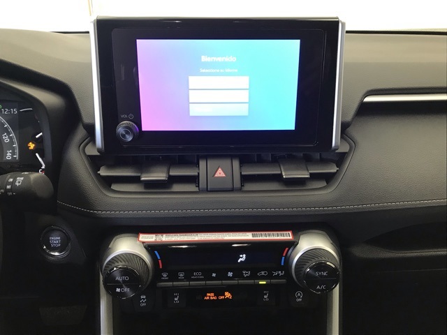 2025 Toyota RAV4 XLE photo 17