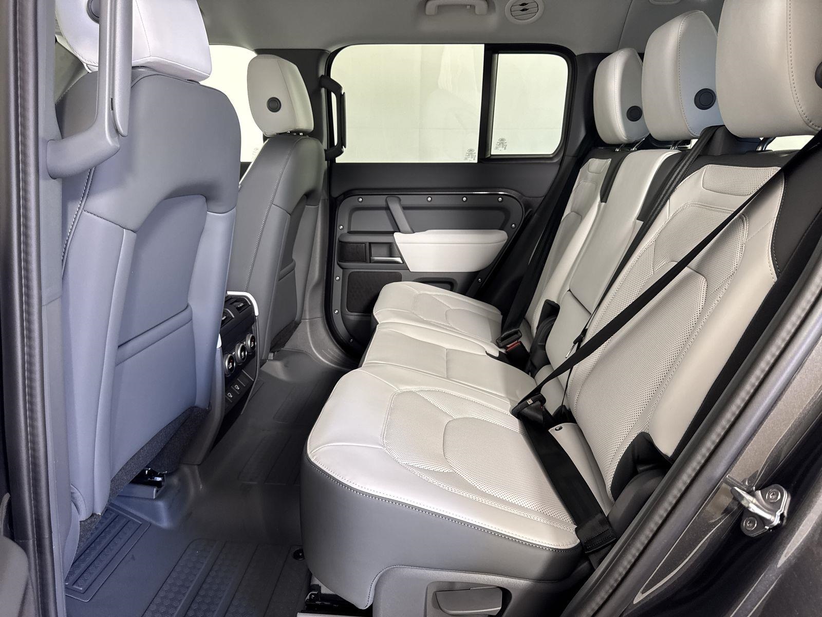 2025 Land Rover Defender 130 S photo 26