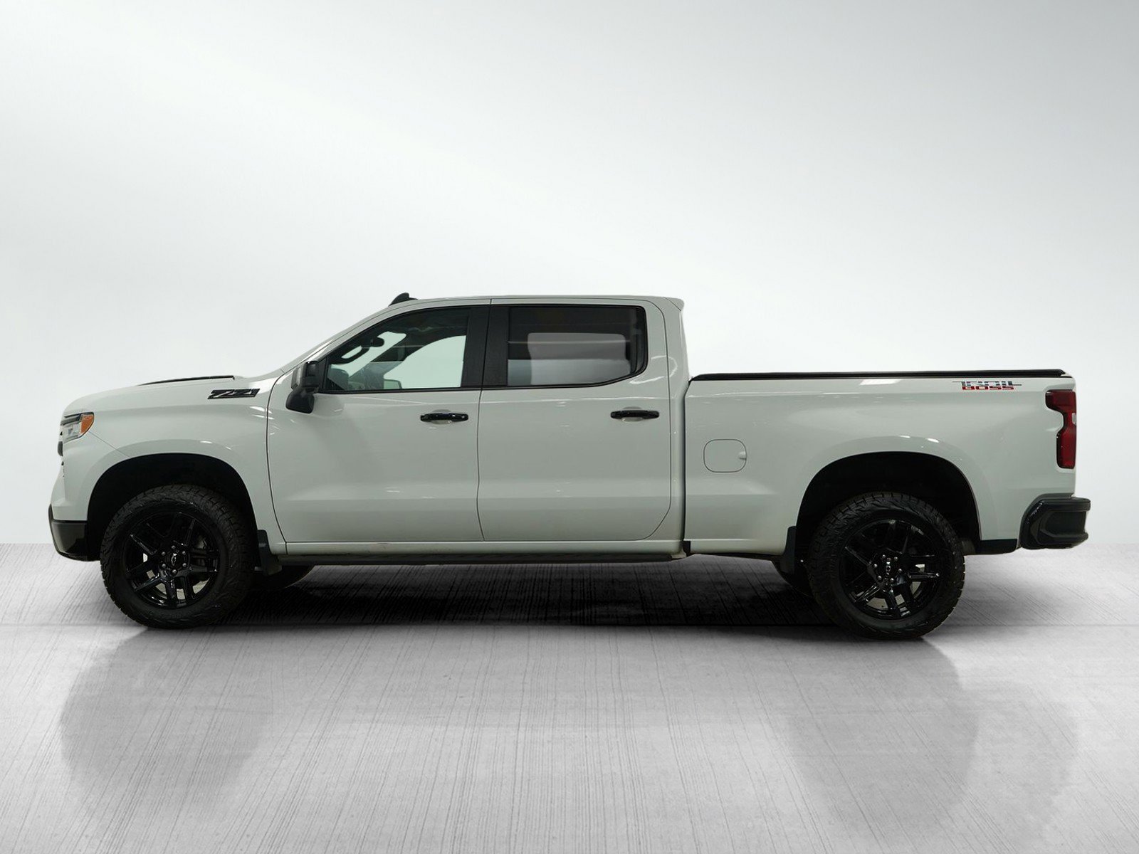 Used 2022 Chevrolet Silverado 1500 LT Trail Boss with VIN 3GCUDFEL9NG508837 for sale in White Bear Lake, Minnesota