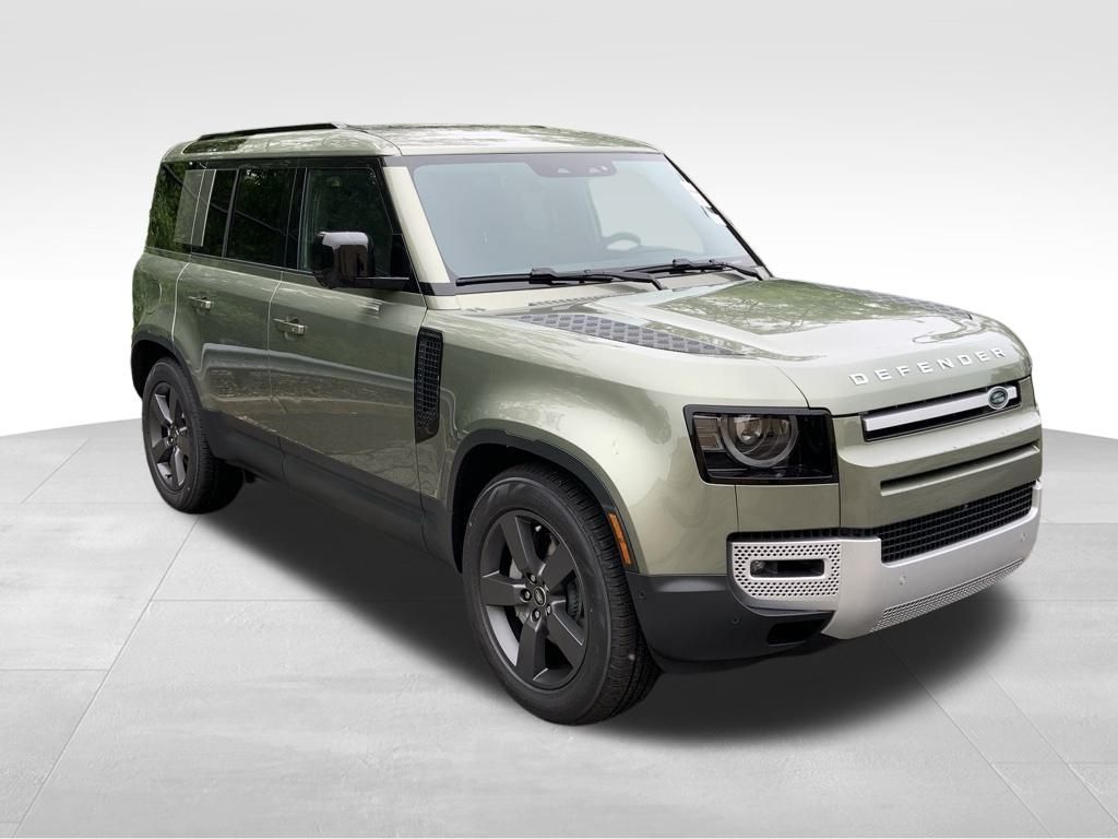 2025 Land Rover Defender 110 S photo 3