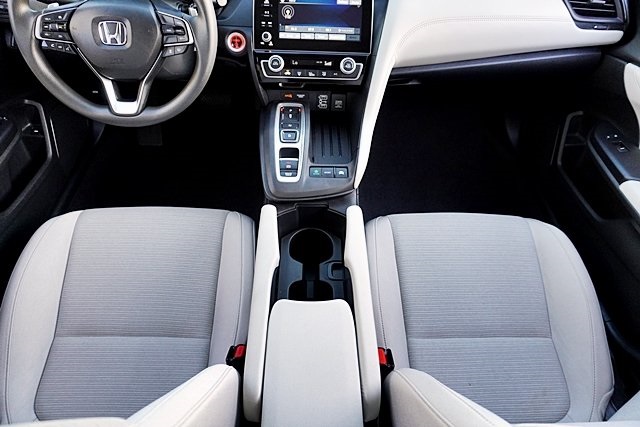 Used 2022 White Honda EX image 18