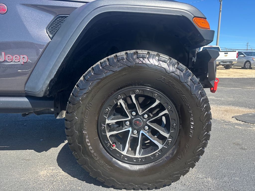 2024 Jeep Wrangler Rubicon photo 2