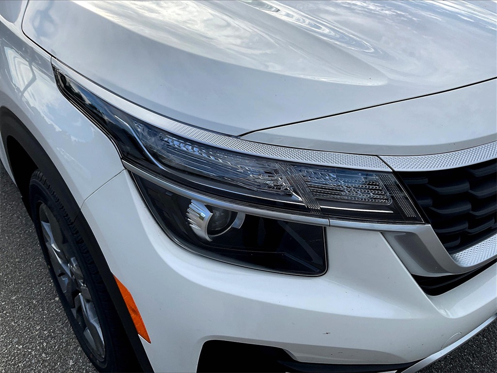 2023 Kia Seltos LX photo 26