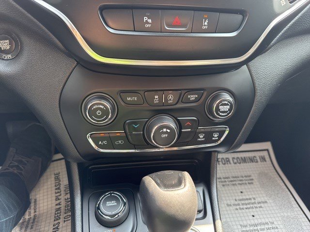 2021 Jeep Cherokee Altitude photo 22