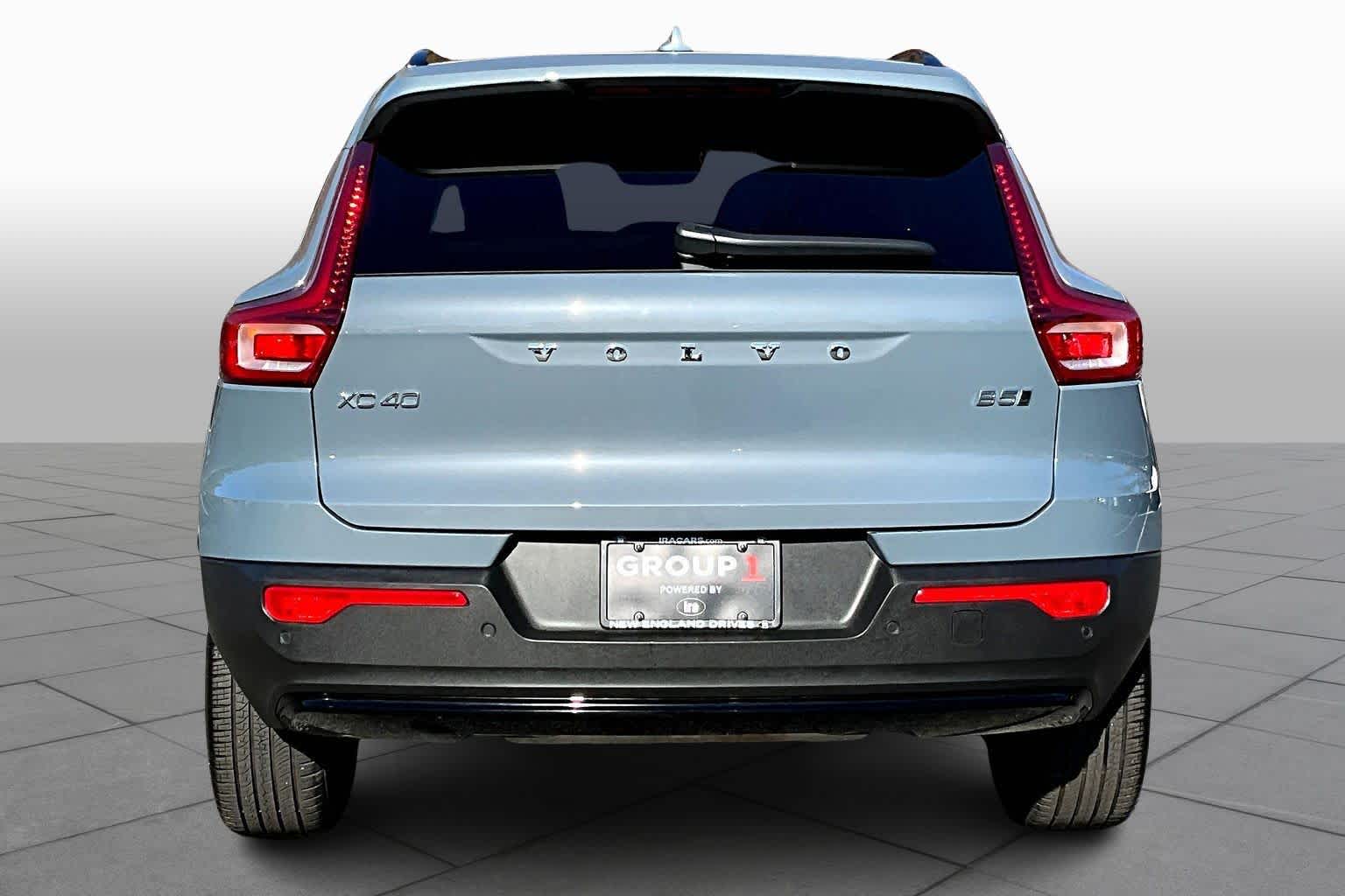 2023 Volvo XC40 Ultimate photo 4