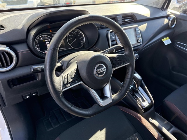 2020 Nissan Versa 1.6 SR photo 2