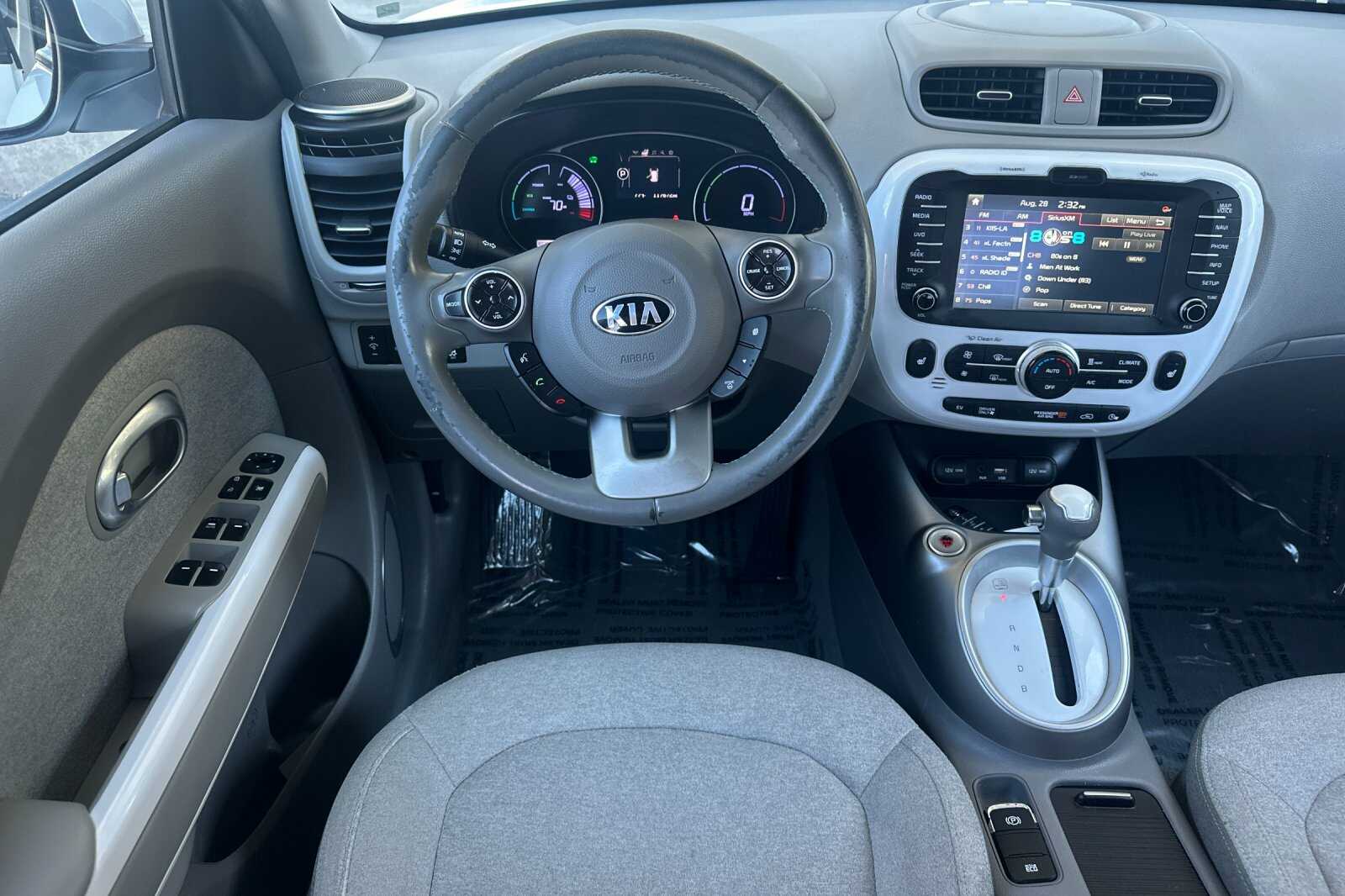 2015 Kia Soul EV Base photo 14