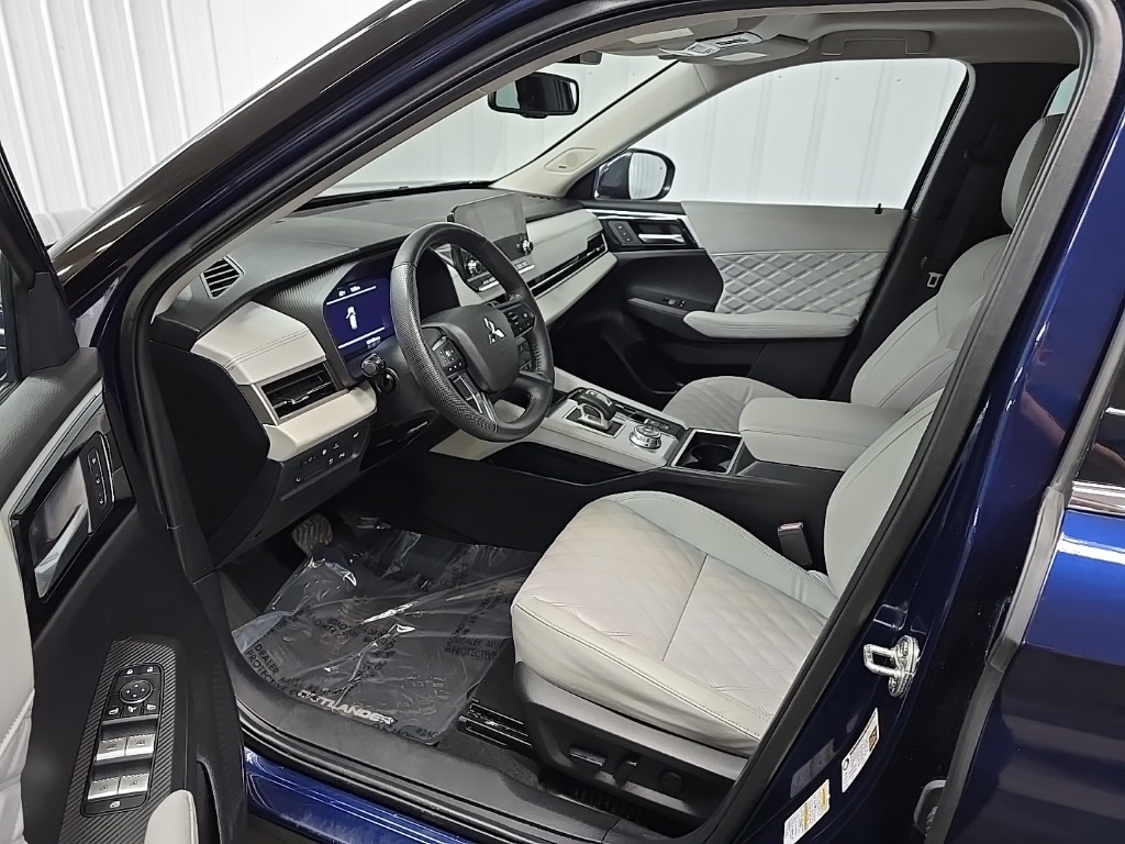 2023 Mitsubishi Outlander PHEV SEL photo 27