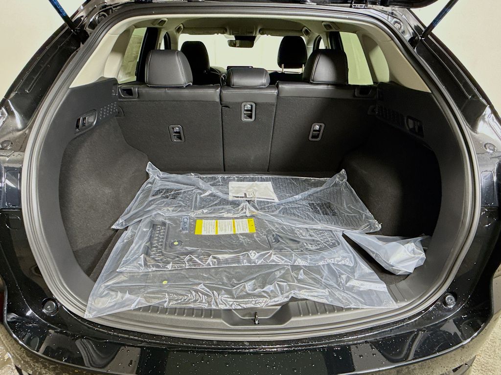 2025 Mazda CX-5 2.5 Select photo 24