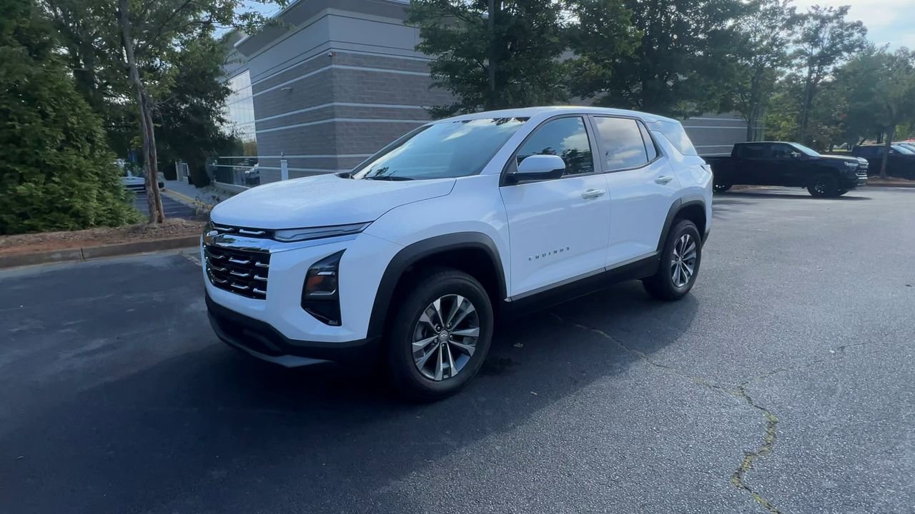 2026 Chevrolet Equinox LT photo 2