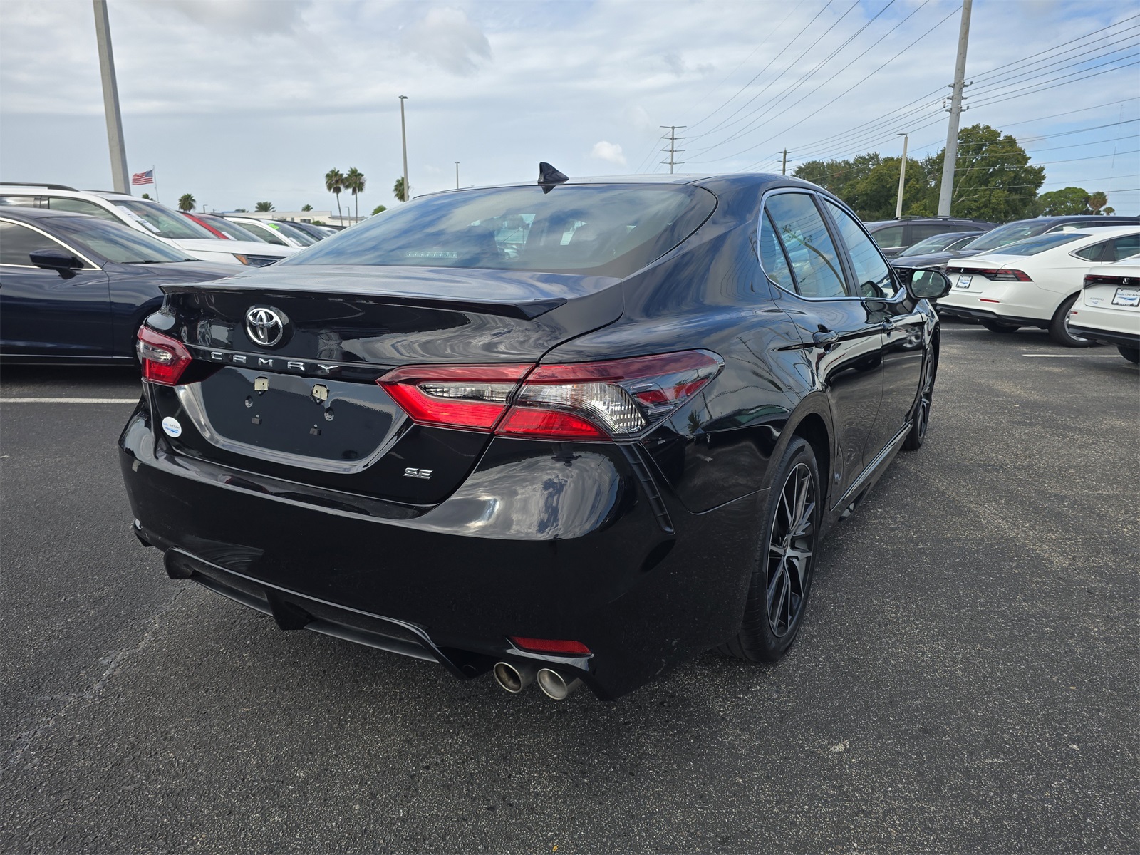 2023 Toyota Camry SE photo 4
