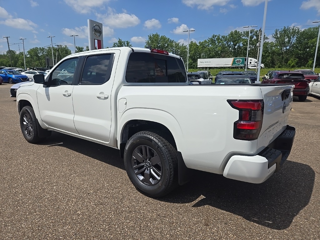2025 Nissan Frontier Crew Cab SV photo 5