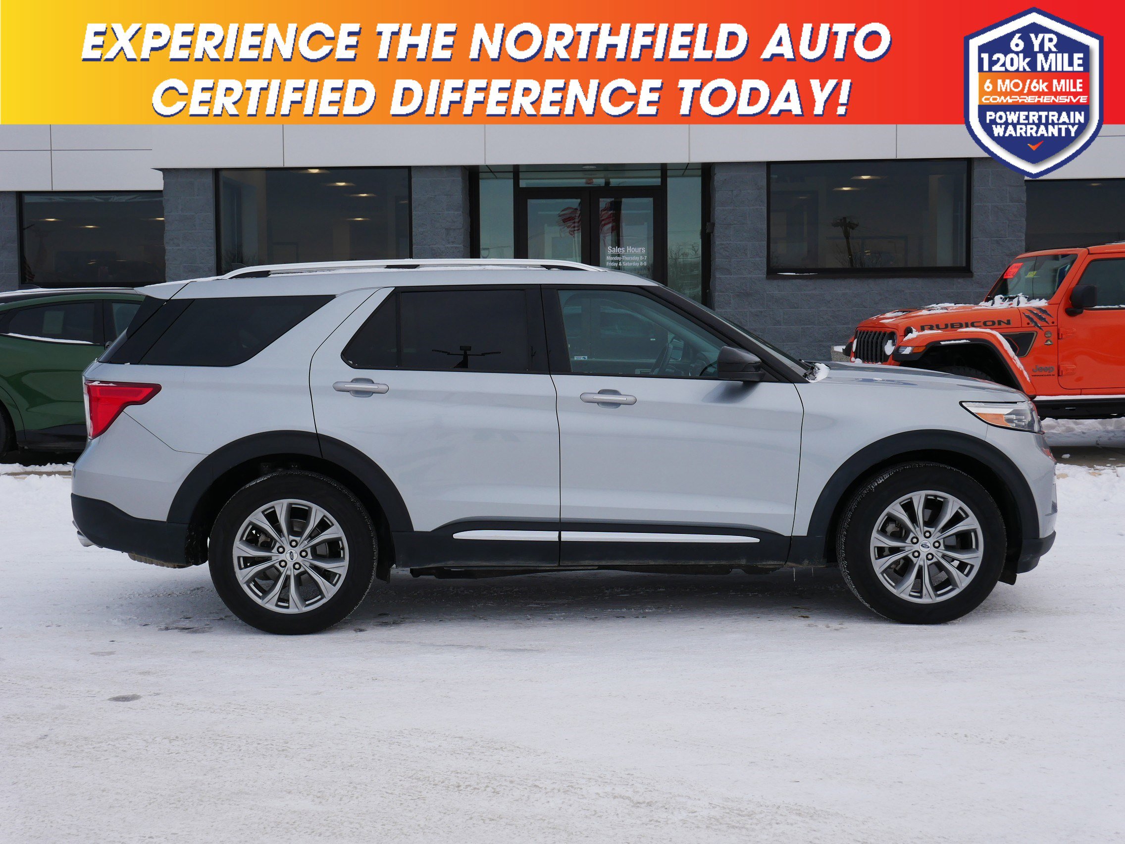 2023 Ford Explorer Limited's photo