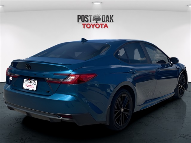 2025 Toyota Camry SE photo 8
