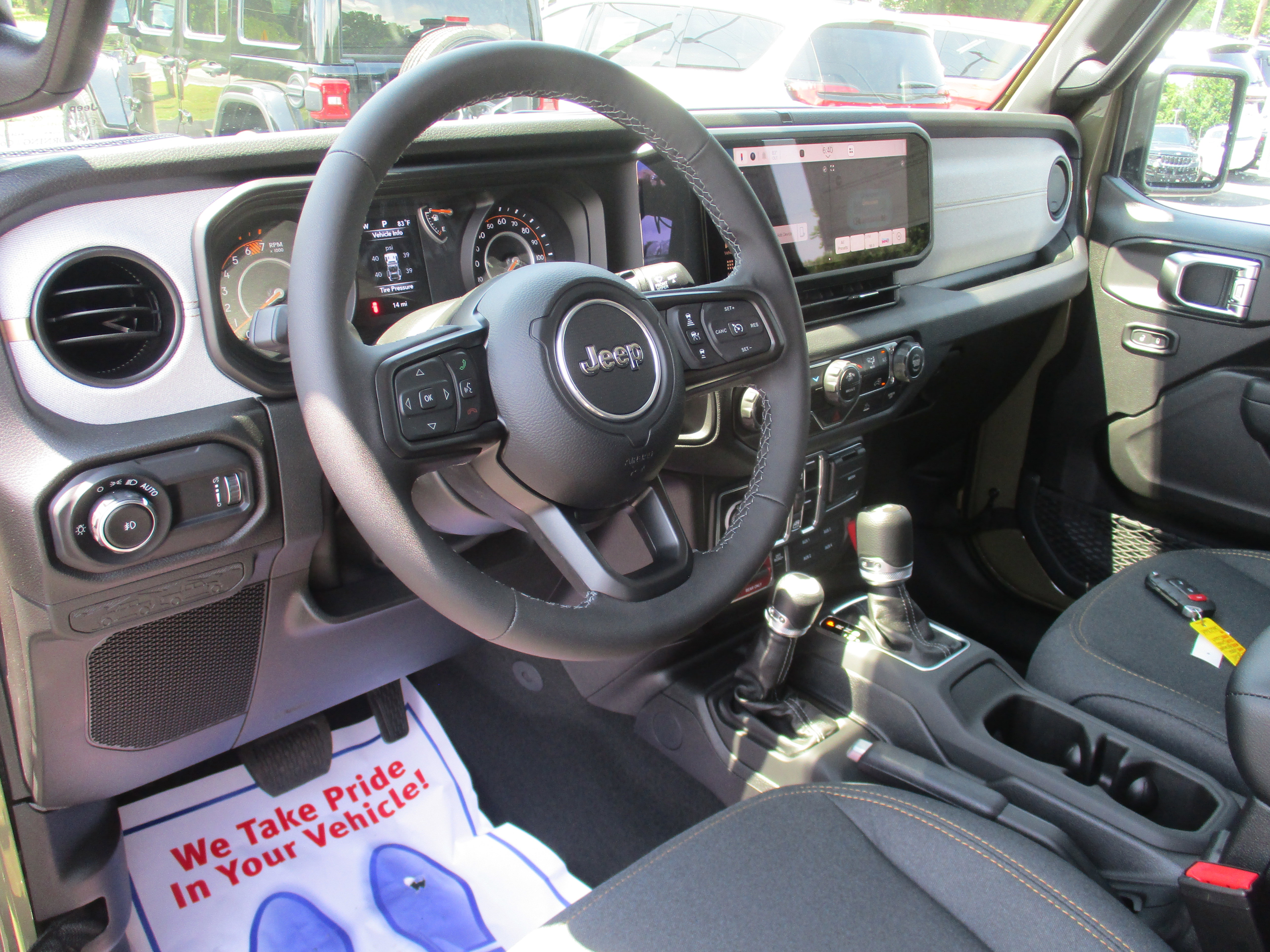 2025 Jeep Wrangler Willys photo 23