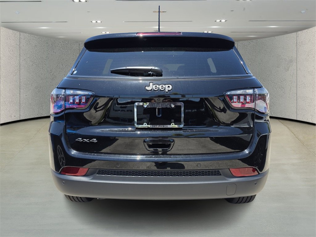 2025 Jeep Compass Limited photo 3