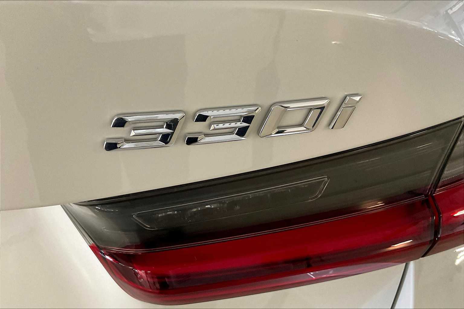 2024 Bmw 330i Sedan photo 9