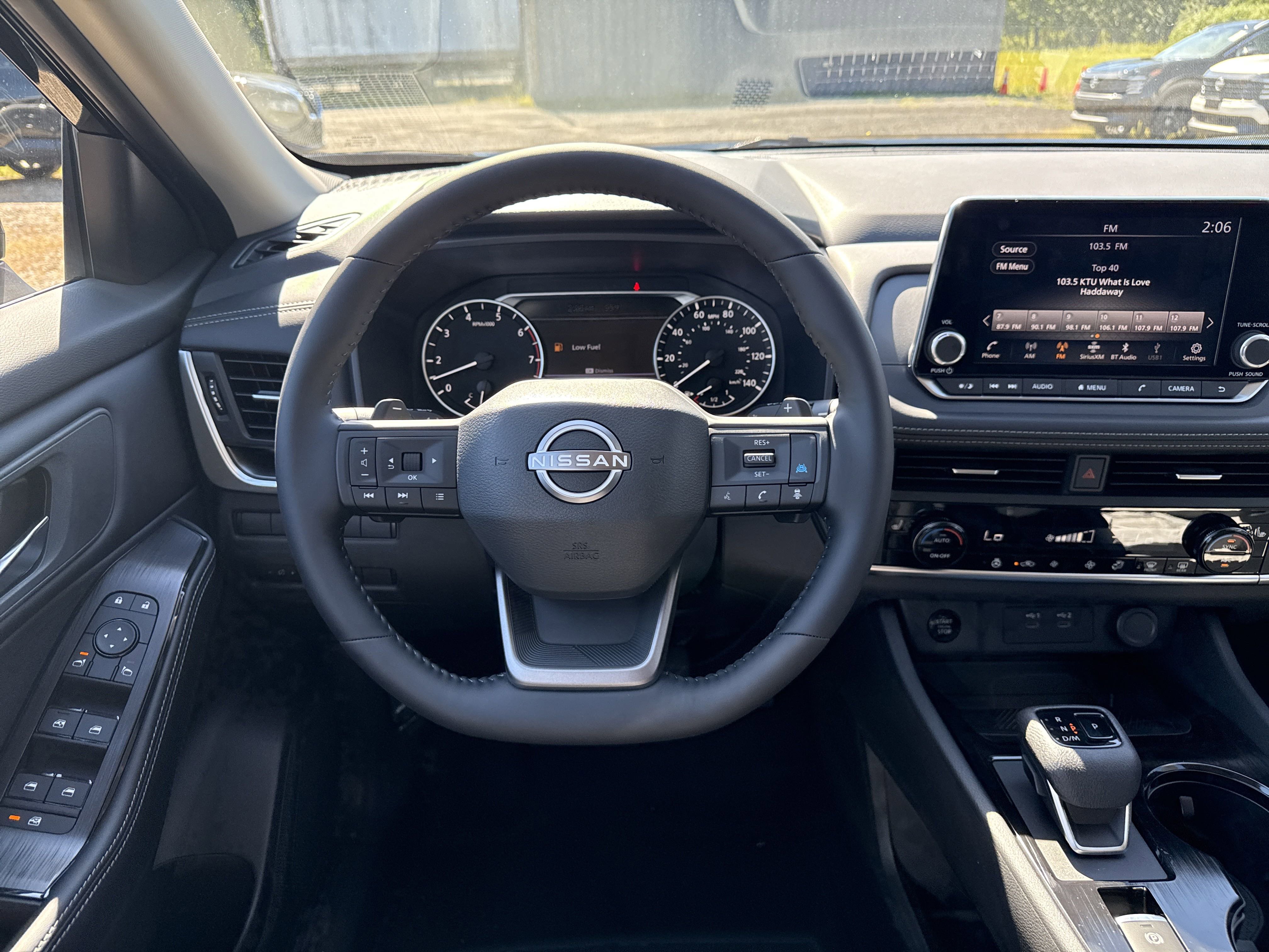 2026 Nissan Rogue SV photo 8
